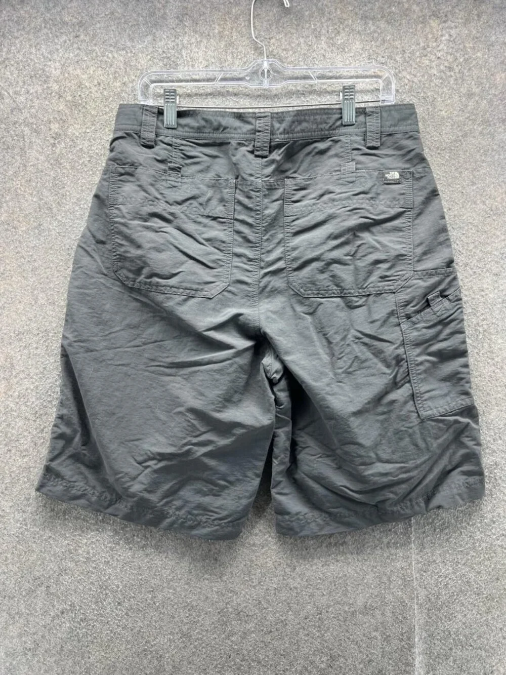 The North Face Shorts Mens 36 Gray Chino Flat Front Nylon Lightweight Casual